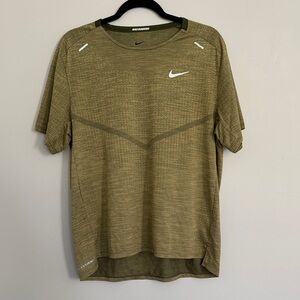 Nike Men's Olive Green Short Sleeve Tee